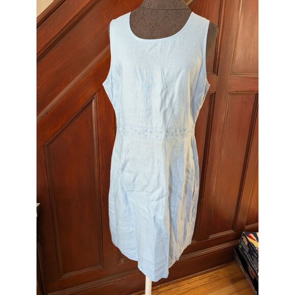 L.L.Bean Womens Light Blue Linen Sleeveless Embroidered Dress Size 12 Regular - Picture 1 of 8